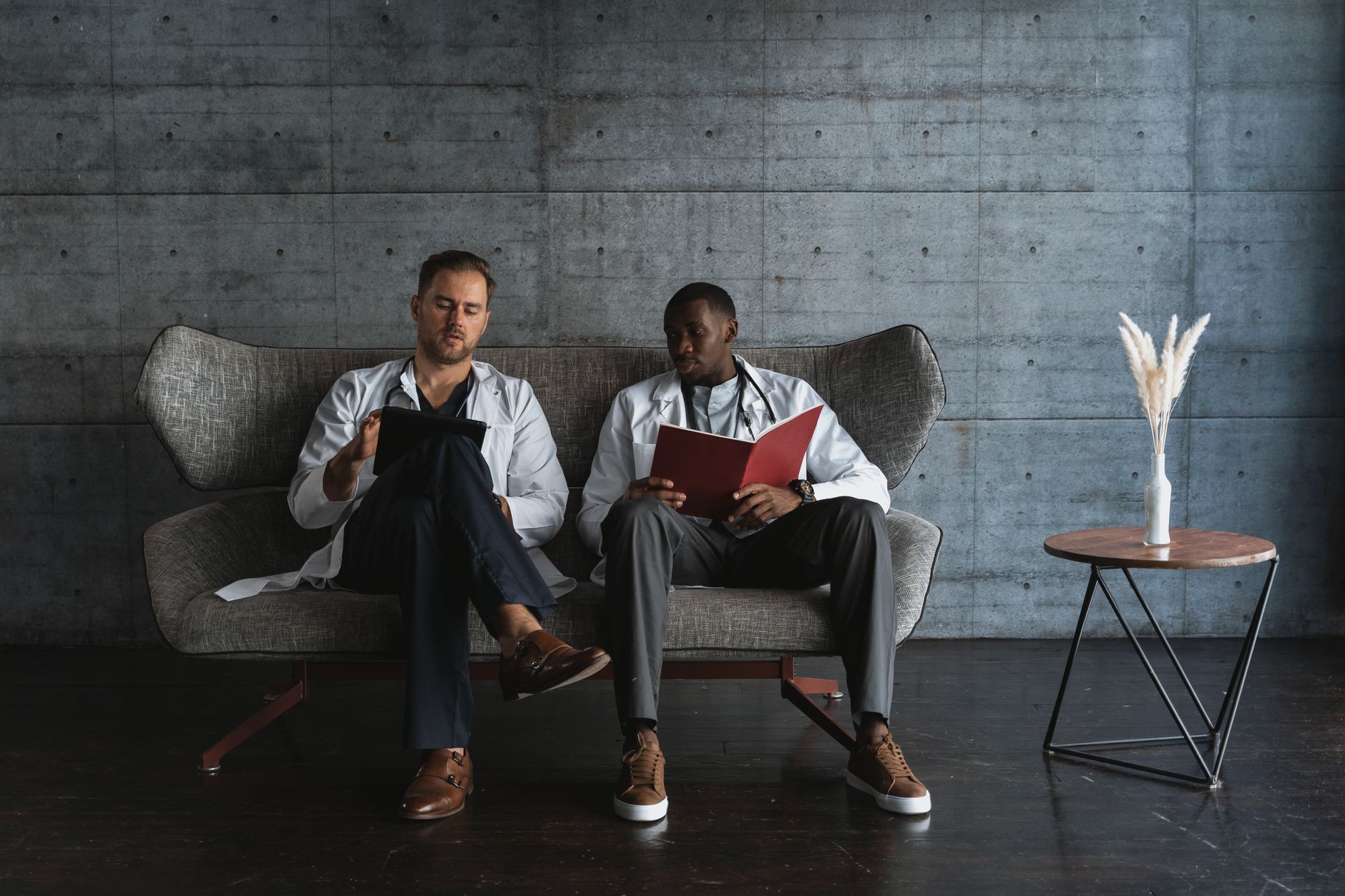 The Locum Tenens Physician's Guide to Managing Investments Across Time Zones