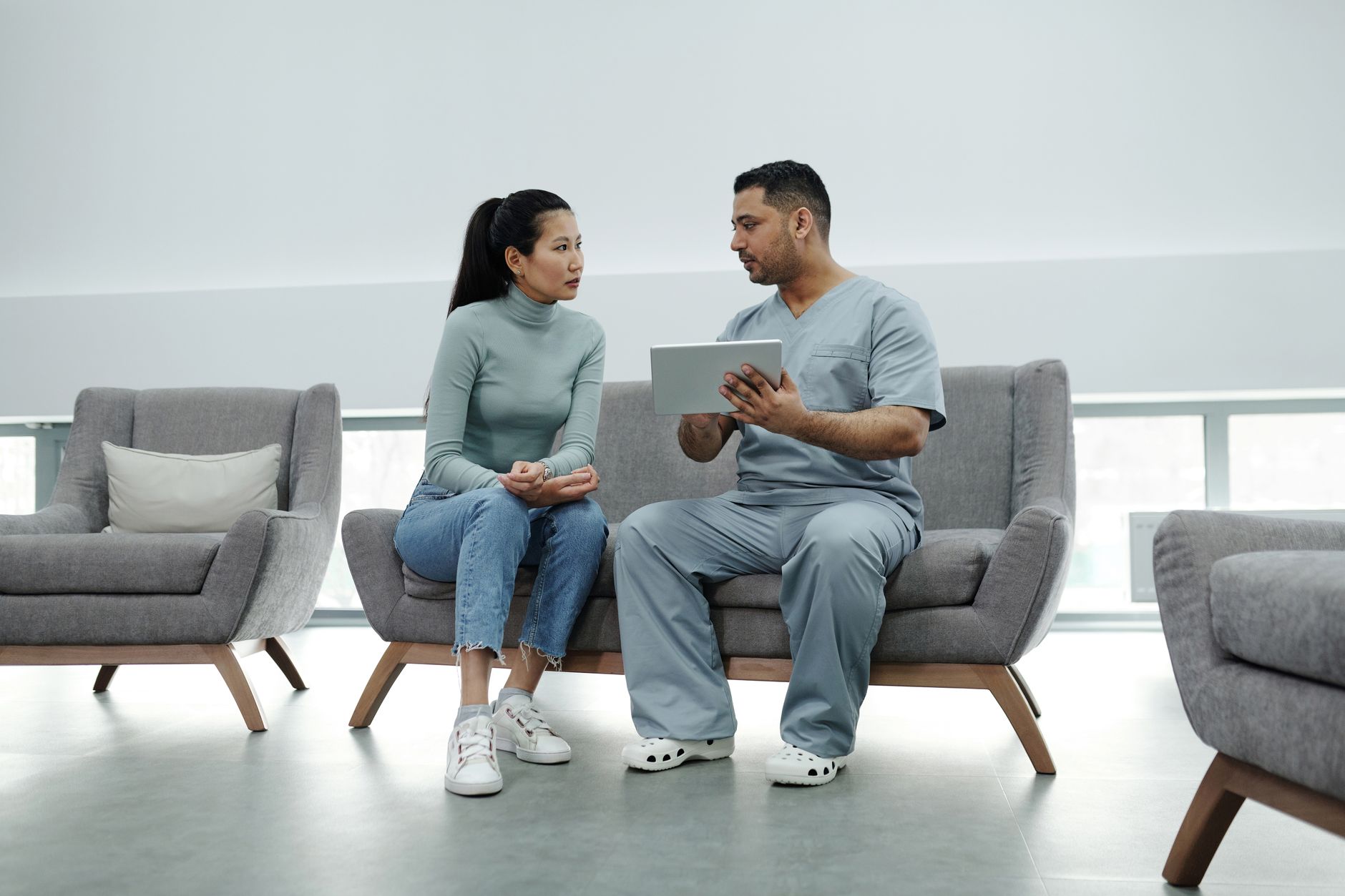 Stock Alerts vs. Robo-Advisors: Which Fits a Surgeon's Schedule Better