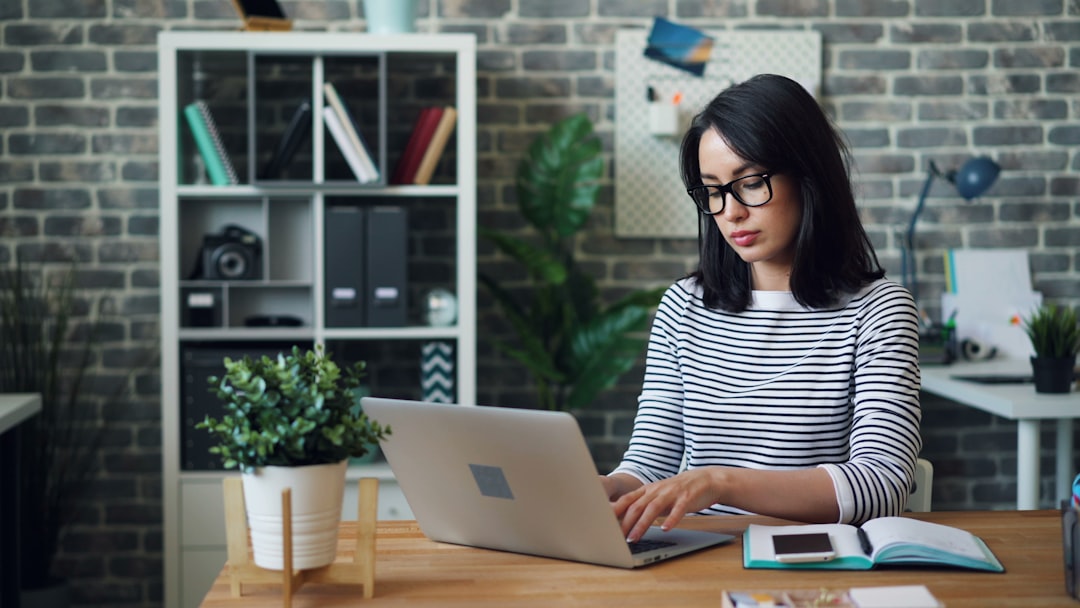 What Is a Stock Alert Service? A Plain-English Guide